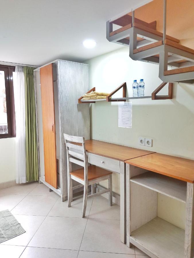 Urbanest Inn House Slipi Cakarta Dış mekan fotoğraf
