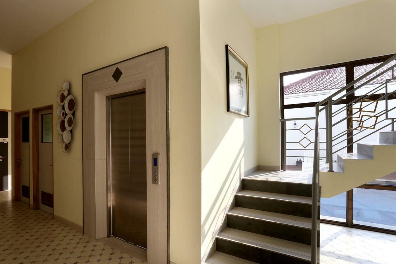 Urbanest Inn House Slipi Cakarta Dış mekan fotoğraf